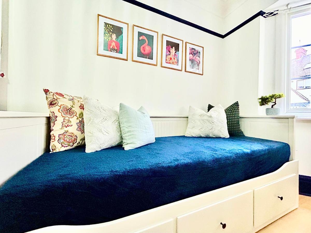 Rest Boutique Golders Green Лондон Экстерьер фото