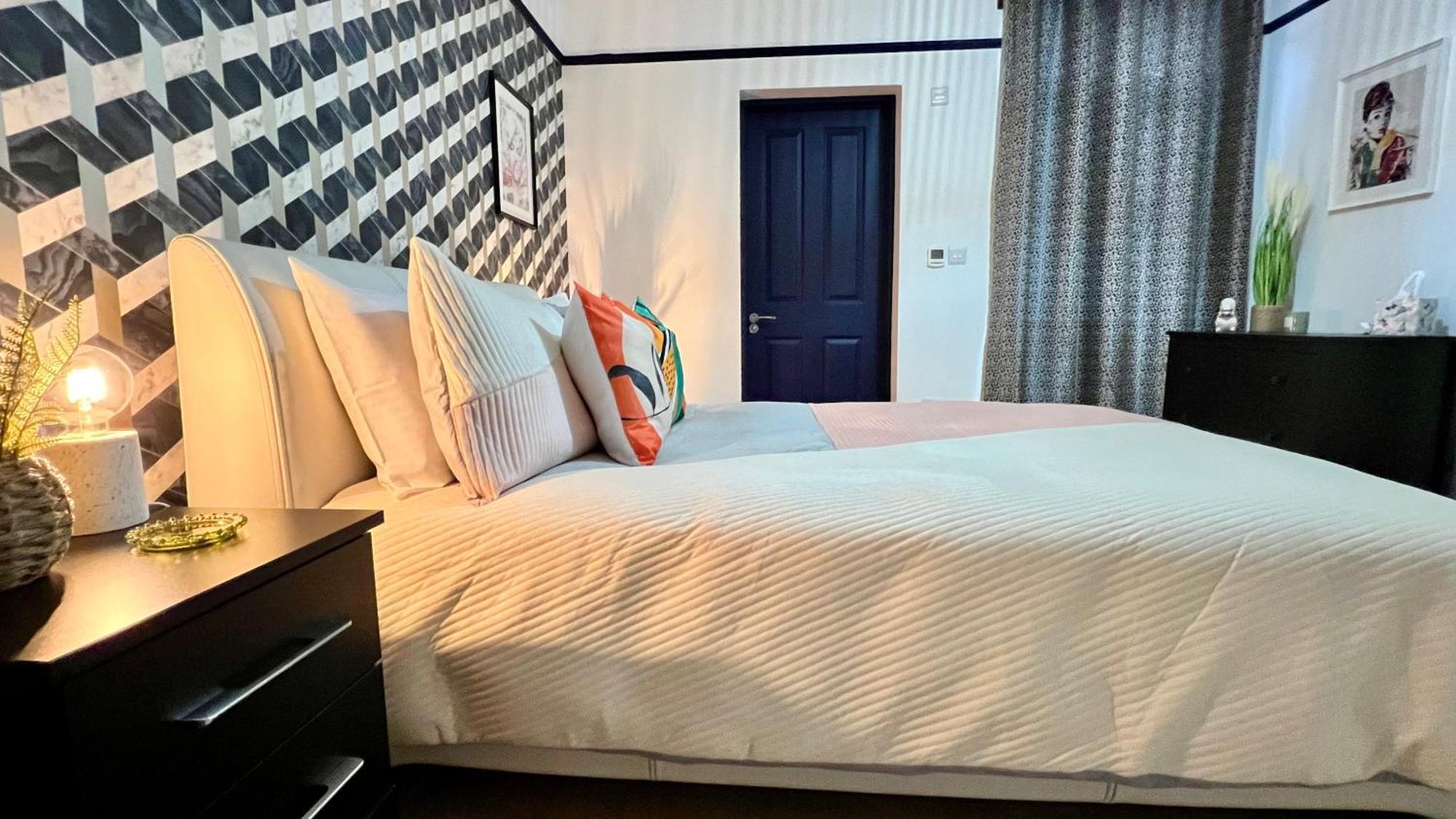 Rest Boutique Golders Green Лондон Экстерьер фото